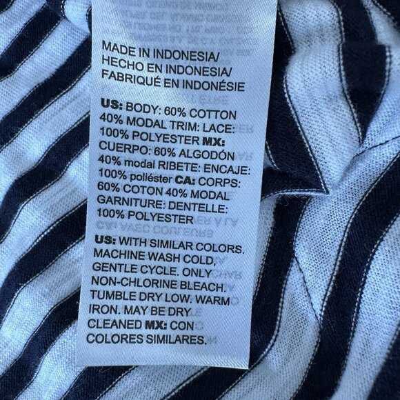 Chicos Knit Top Tee Size XL Navy White Stripe Slub Lace Hem Nautical - Picture 8 of 10